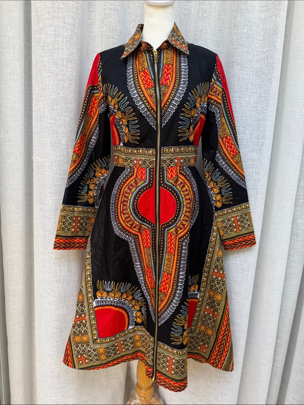 Mae Otti striking black red long-sleeve African dashiki print zip coat dress